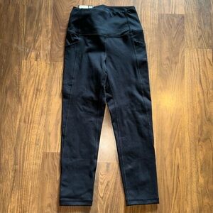 Women’s GapFit cropped leggings. Size XS! NWT